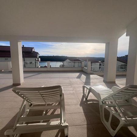 Apartments Palit Rab Exterior photo